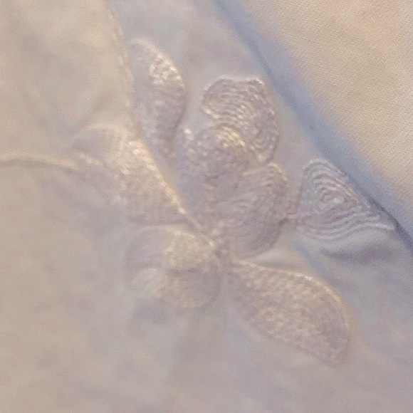 Talbots White Signature Slim Embroidered Flower Pants Size 14P - Picture 3 of 11